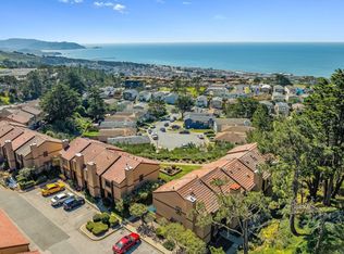 627 Hickey Blvd APT D, Pacifica, CA
