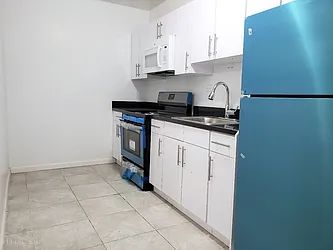 Rented by Hillel Realty Group