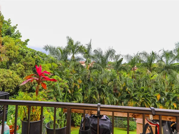 46-259 Kahuhipa St #B-200, Kaneohe, HI 96744