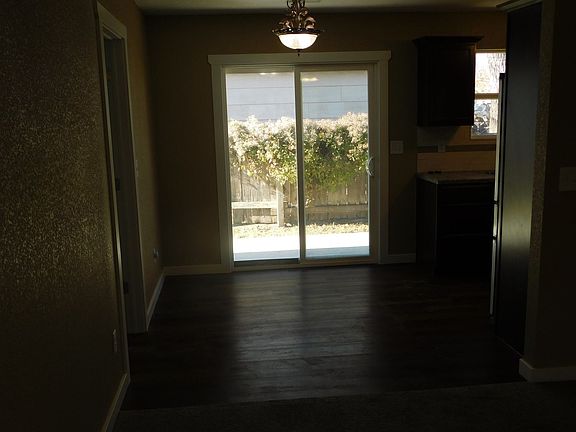4th image of 308 E Main St