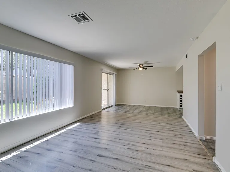 784 Anne Ln — Photo 12