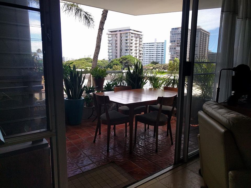 Kitchen to Outdoor Lanai