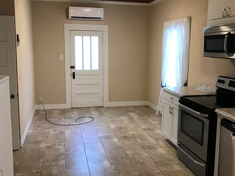 1407 N Jackson St — Photo 5