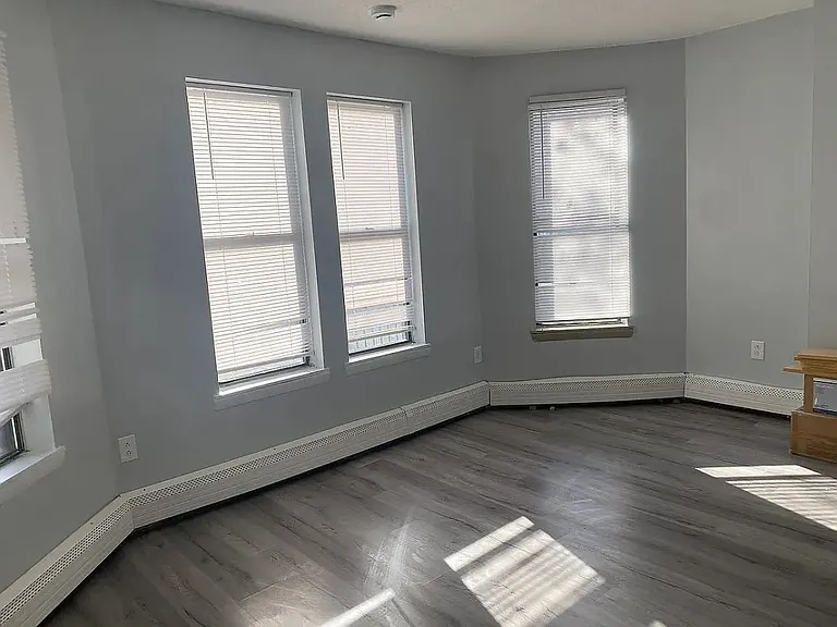 196 Park St #2 — Photo 3