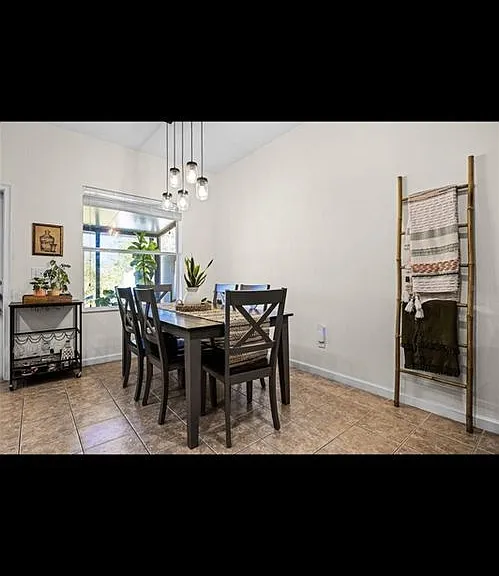 1968 Compass Flower Way — Photo 15