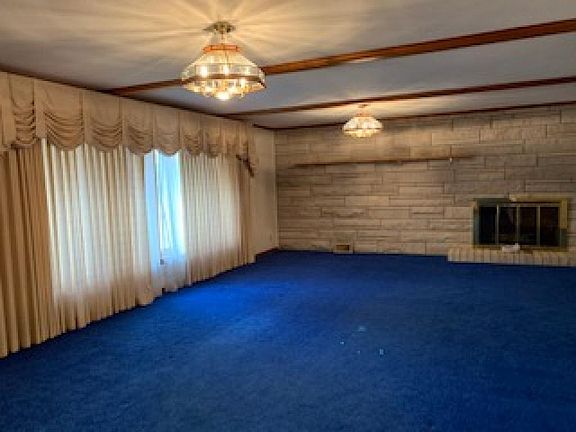 2nd image of 275 Sulphur Ln