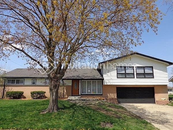 1st image of 390 Flagstaff Ln