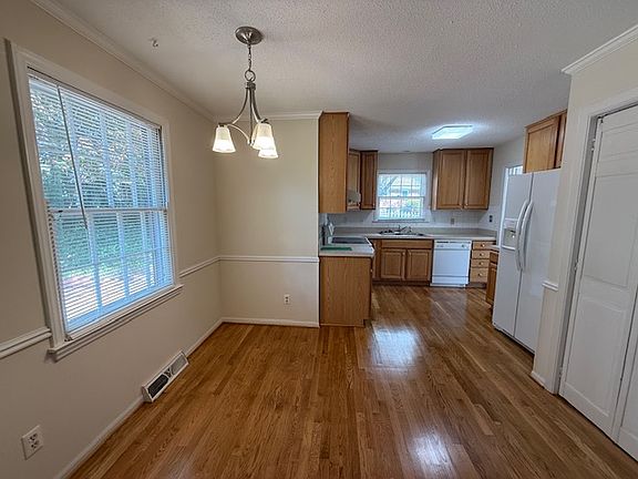 3rd image of 3702 Woodcote Dr