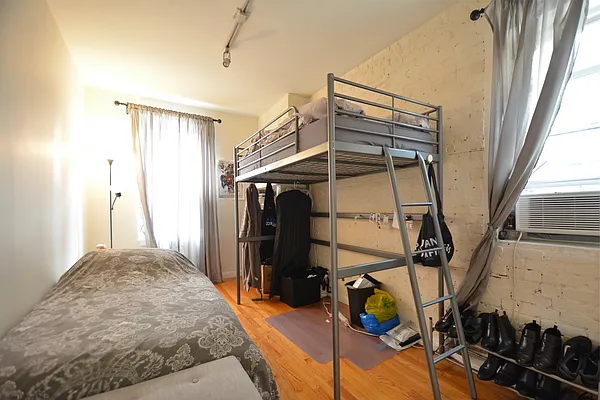 Rented by Keller Williams NYC | media 19
