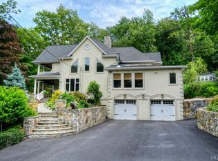 30 Colonial Dr, Mahopac, NY 10541