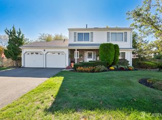29 Liberty Dr, Dayton, NJ 08810