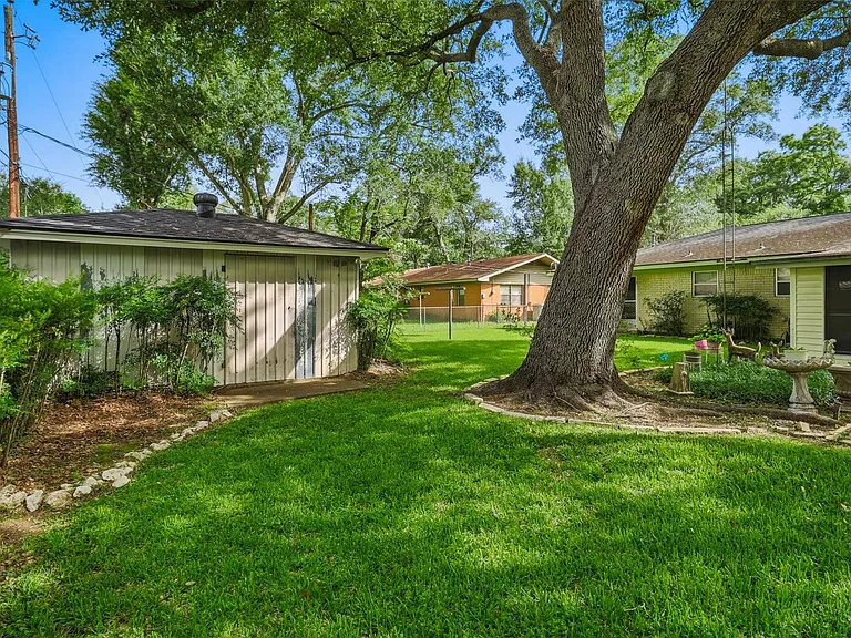 1335 Kathy Ave — Photo 48