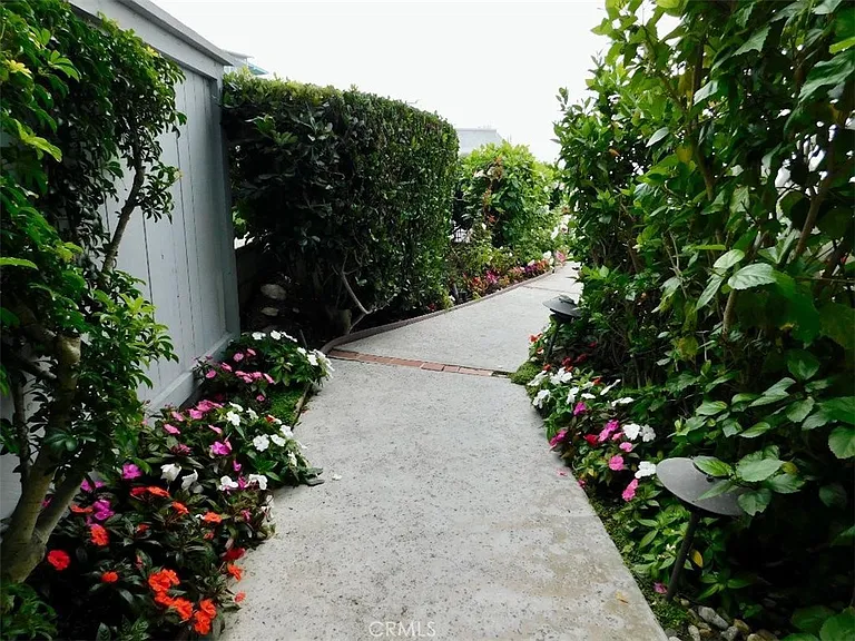 814 Cliff Dr — Photo 21