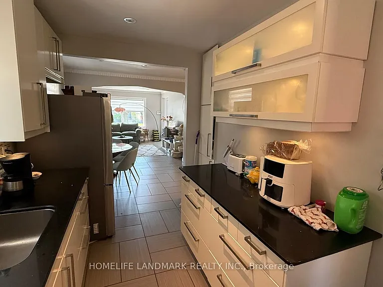 78 Yorkview Dr — Photo 8