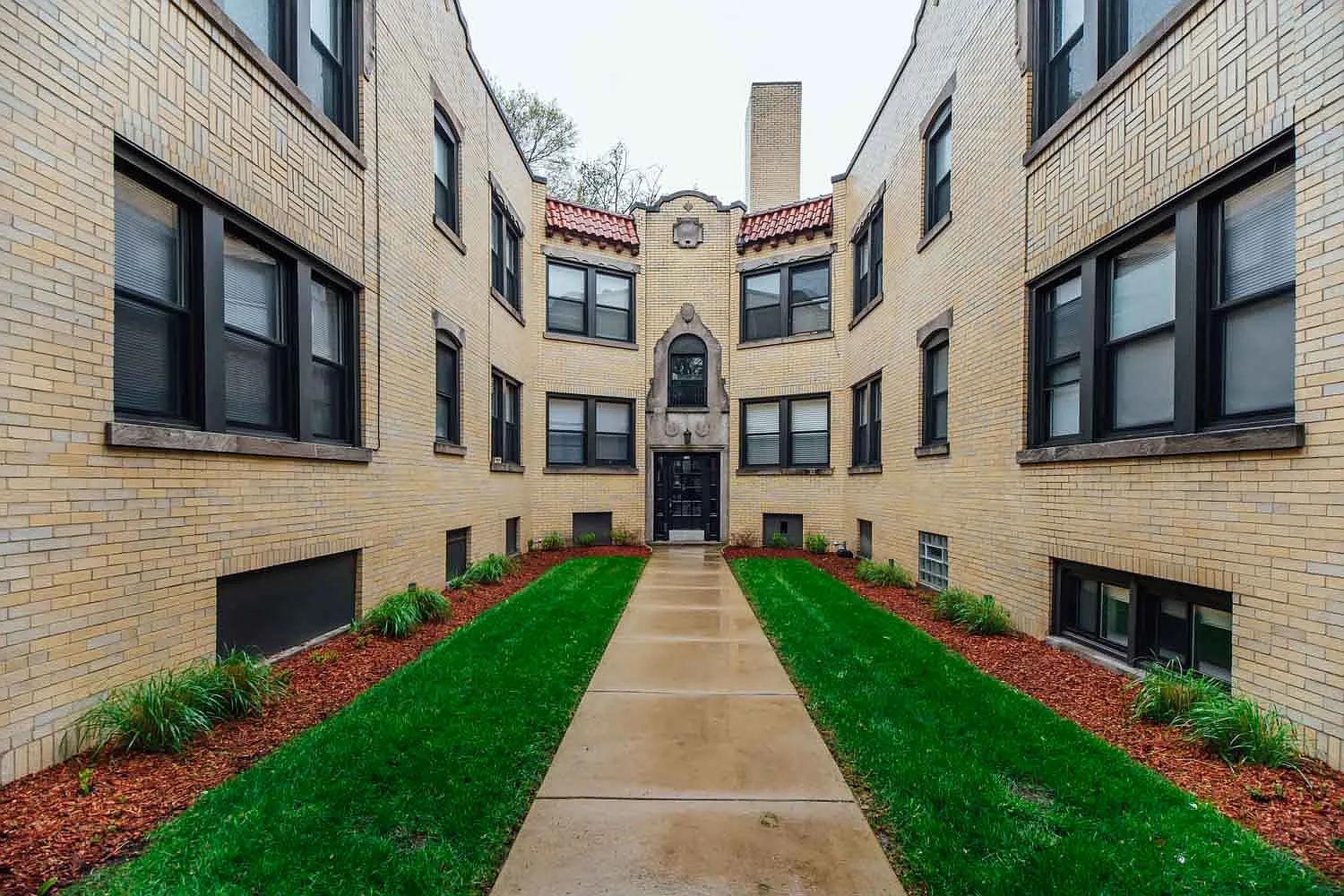 4350-58 N. Cicero Ave/4801-13 W. Montrose Ave — Photo 2