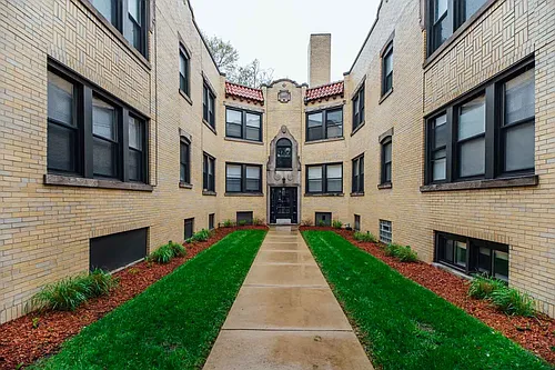 4350-58 N. Cicero Ave/4801-13 W. Montrose Ave Photo 1