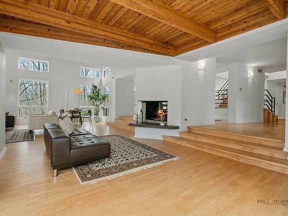 5th image of 18212 Oak Grove Rd