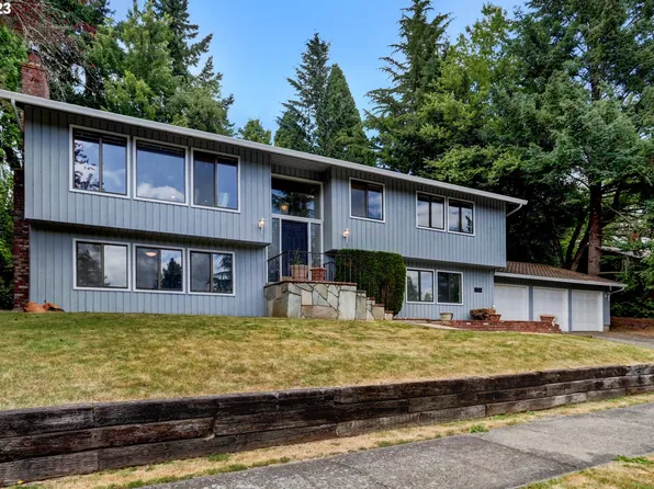 1450 Greentree Cir, Lake Oswego, OR 97034