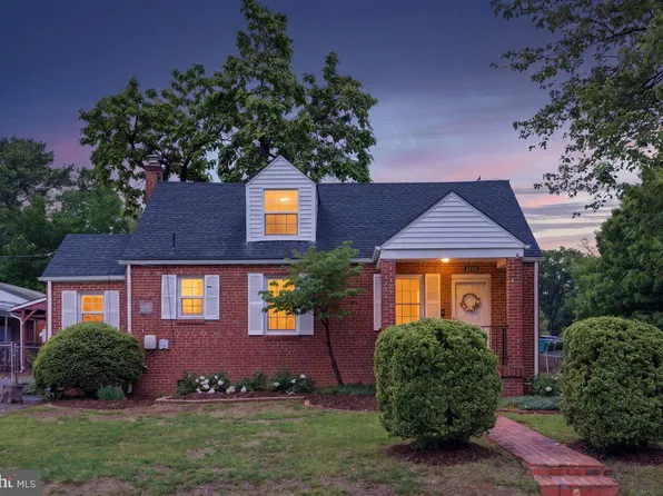 2716 Schooley Dr, Alexandria, VA 22306
