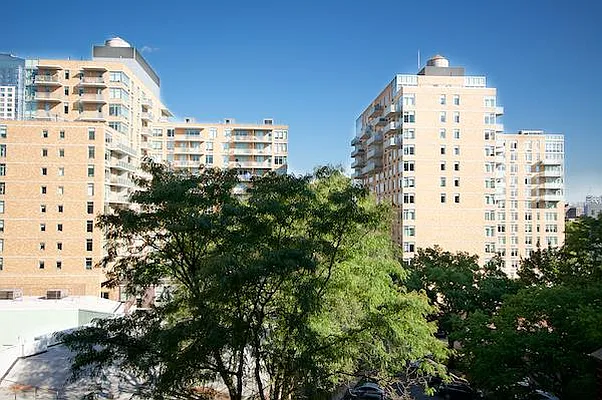 Sold by R New York | media 21