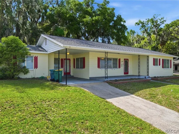 121 N Seminole Ave, Inverness, FL 34450