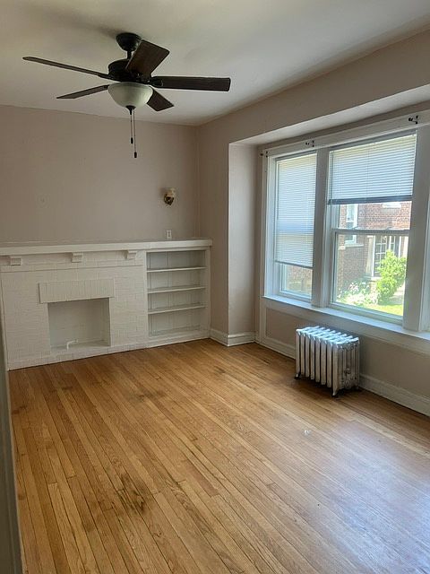 1st image of 829 W Cornelia Ave APT 1W
