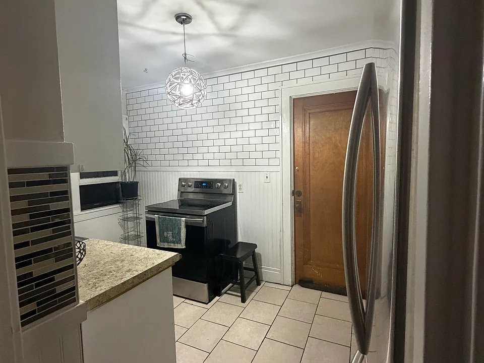 31 Cornell Ave #UPPER