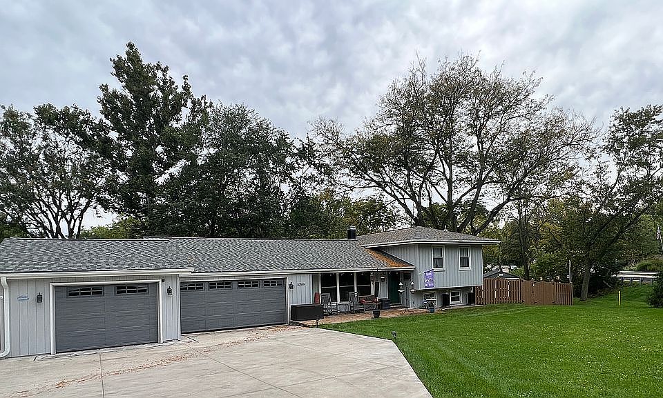 1st image of 22W647 Tamarack Dr