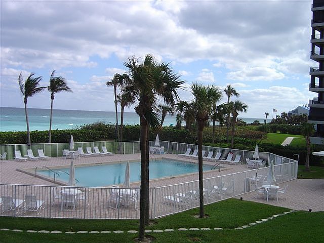 Large Oceanside Pool