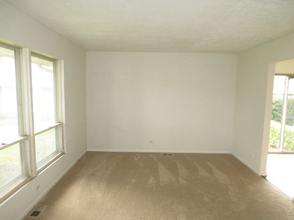 2nd image of 2063 Danbury Pl #2603