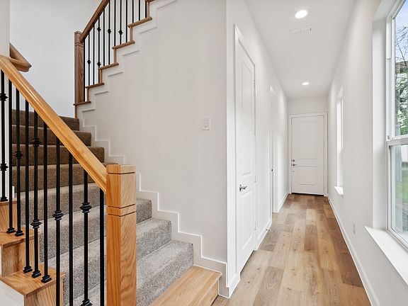 2nd image of 237 Athenia Dr