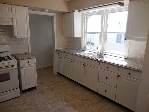3rd image of 773 Piatt Ave