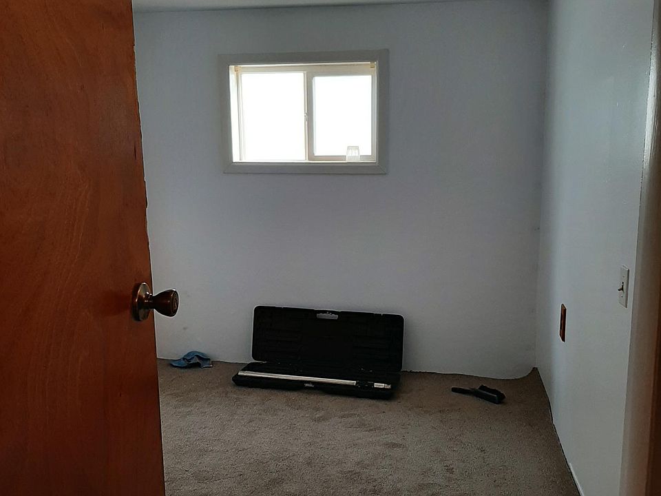 2nd image of 3690 S Cherokee St #House