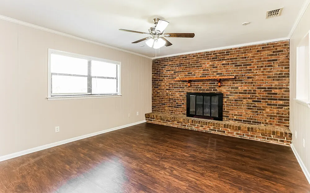3 bed, 1.5 bath, 1416 sqft, $1,510 — Photo 4
