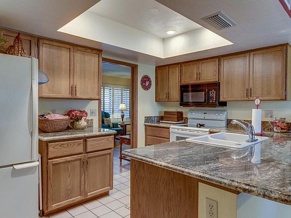 3rd image of 1010 E Rockwood Dr