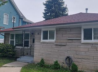 323 E 9th St, Lockport, IL 60441