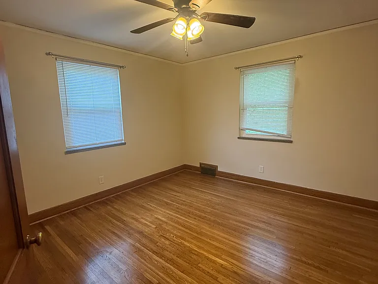 2213 Oakdale Ave — Photo 5