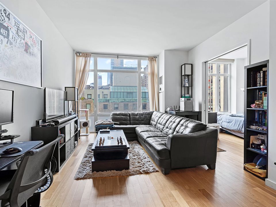 1st image of 325 5th Ave APT 21B