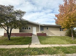 6823 SW Knoll Ct, Topeka, KS 66619