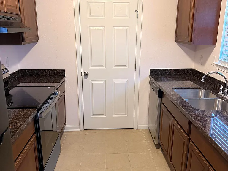 10050 El Scott Ave — Photo 6