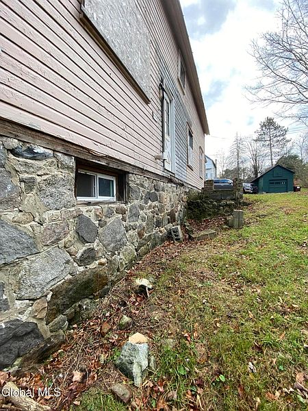 2nd image of 31 Smith Street