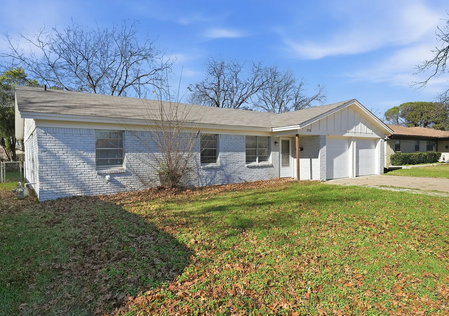 Beautifully renovated 3-bedroom, 2-bath home located in Richland Hills, TX 76118. This move-in re... — Photo 2