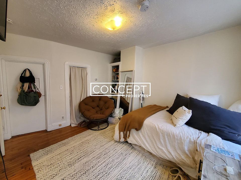 2nd image of 39 Anderson St #31