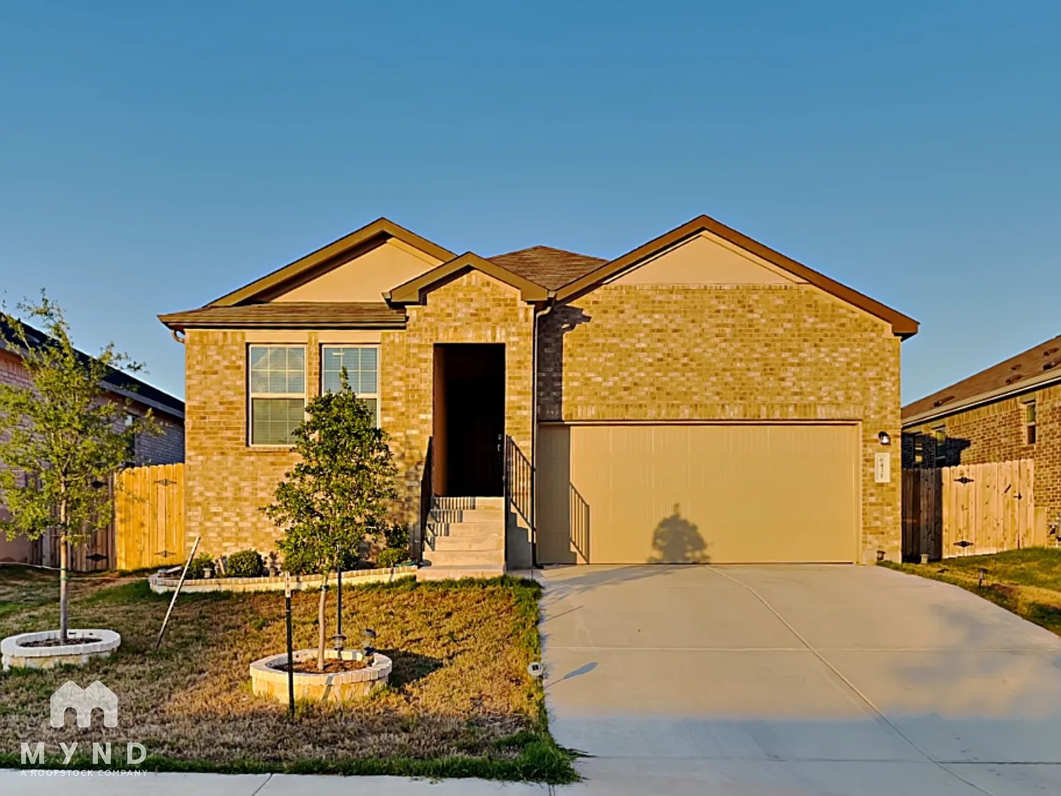 3 bed, 2.0 bath, 1980 sqft, $2,250 — Photo 1