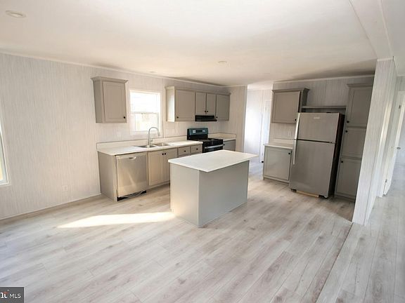 3rd image of 260 Marshall Mill Rd #121