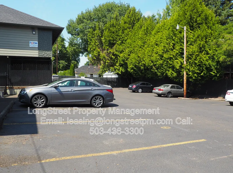 Building Photo - 2615 NW Harrison Blvd #16