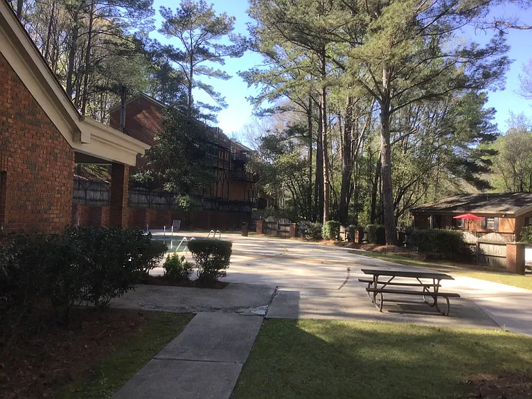 2080 Montreat Cir — Photo 19