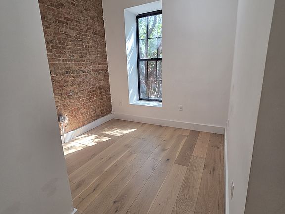 4th image of 311 E 119th St #2