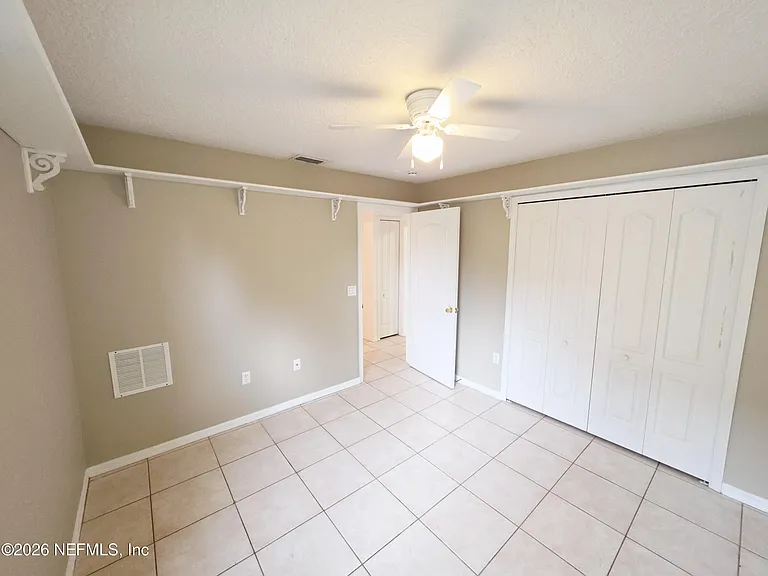 38 Pebble Wood Ln — Photo 9