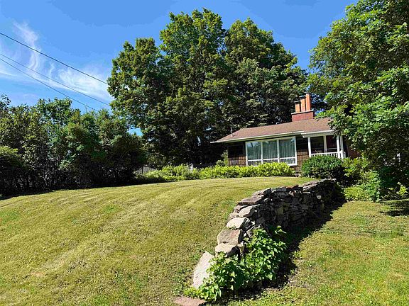 4th image of 22 Churchill Ave